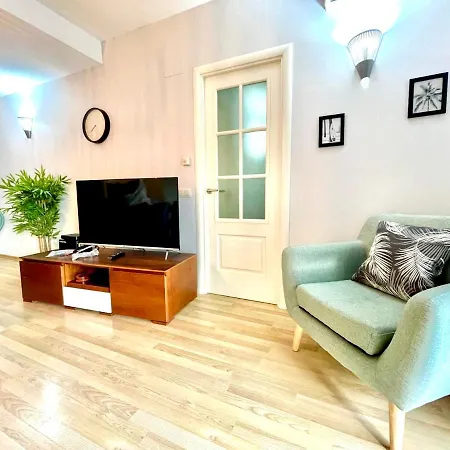 Seahomes Vacations, Fenals Beach&chic, Pk, Full Equipped Apartment *