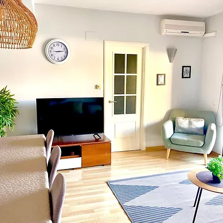 Fenals Beach&chic, Boutique Apartament, Free Parking, Full Equipped Near The Apartment