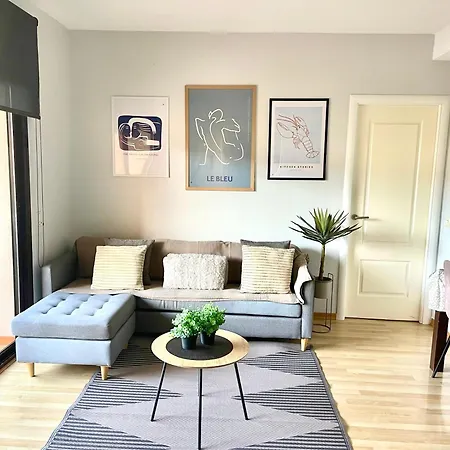 Fenals Beach&chic, Boutique Apartament, Free Parking, Full Equipped Near The Apartment