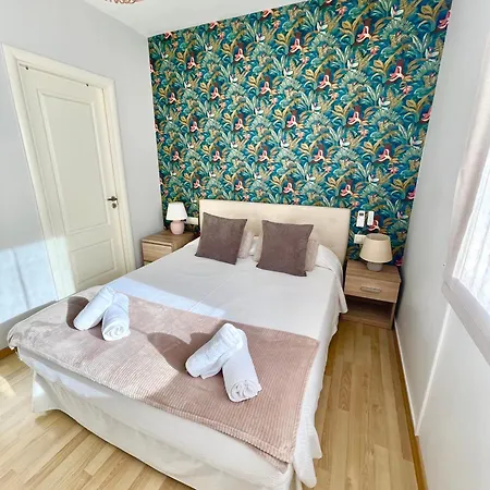 Apartment Fenals Beach&chic, Boutique Apartament, Free Parking, Full Equipped Near The