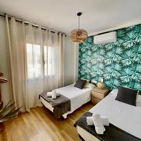 Fenals Beach&chic, Boutique Apartament, Free Parking, Full Equipped Near The Apartment *