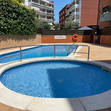 Fenals Beach&chic, Boutique Apartament, Free Parking, Full Equipped Near The Apartment