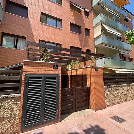 Fenals Beach&chic, Boutique Apartament, Free Parking, Full Equipped Near The Apartment