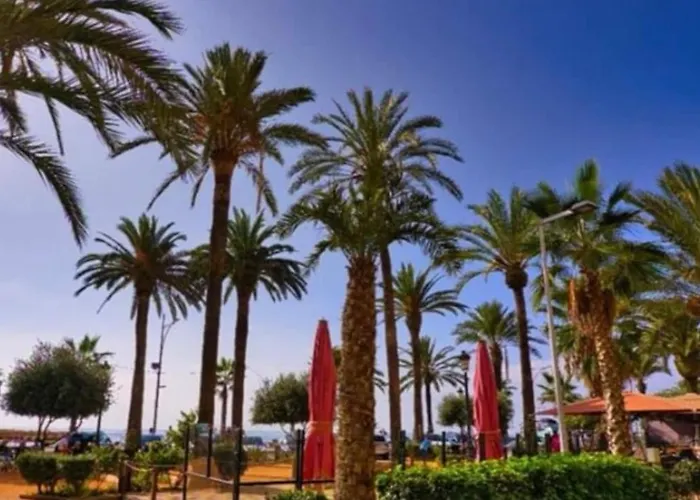 Apartmán Fenals Beach&chic, Boutique Apartament, Free Parking, Full Equipped Near The