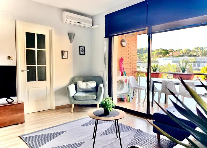 Fenals Beach&chic, Boutique Apartament, Free Parking, Full Equipped Near The Apartmán