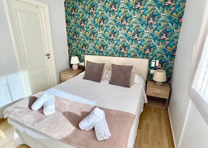 Apartmán Fenals Beach&chic, Boutique Apartament, Free Parking, Full Equipped Near The