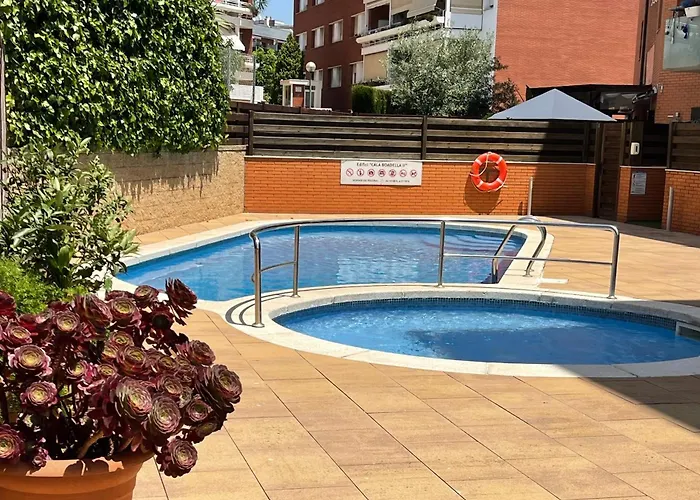 Apartmán Fenals Beach&chic, Boutique Apartament, Free Parking, Full Equipped Near The